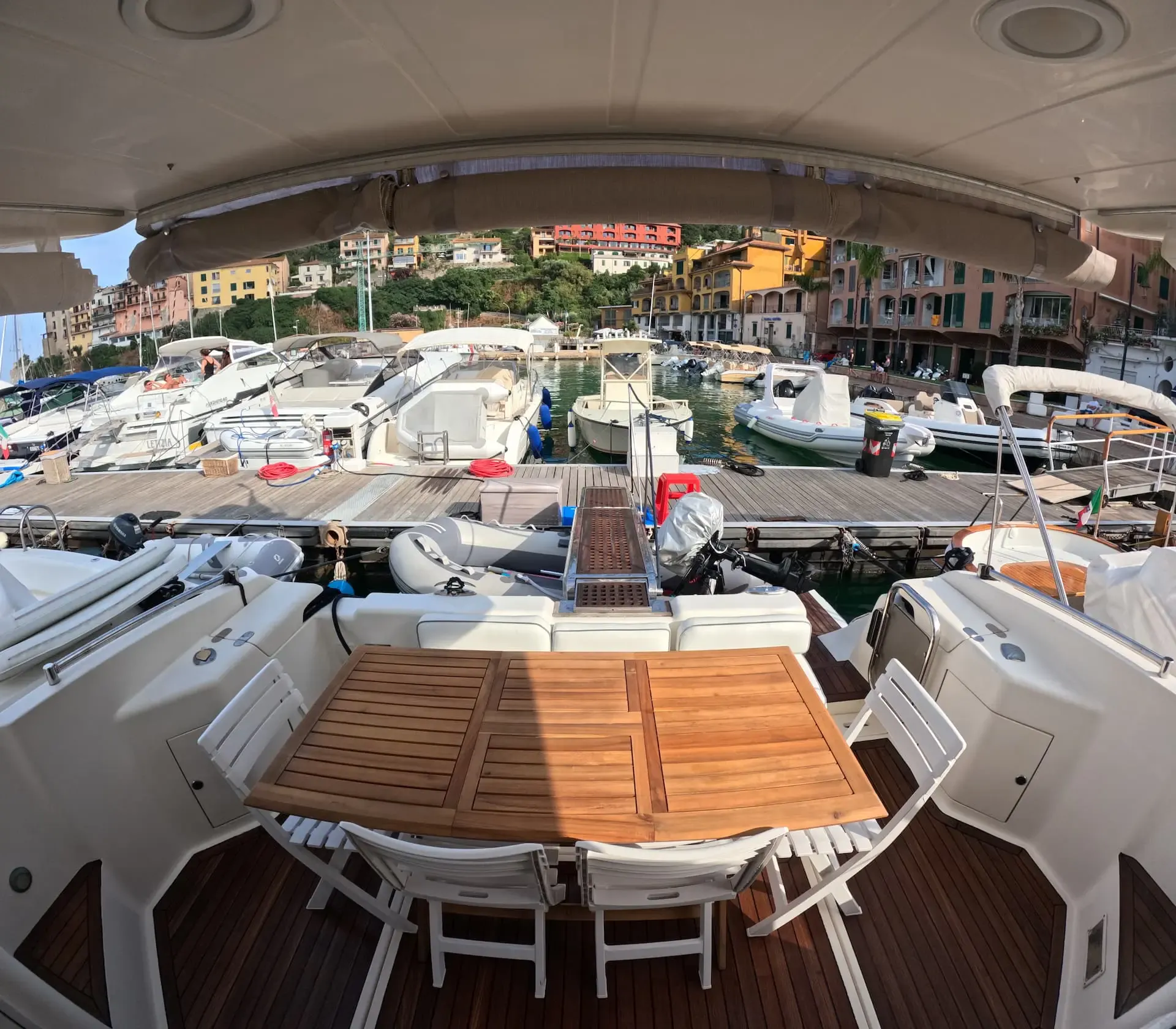 Azimut 40 - Rear view