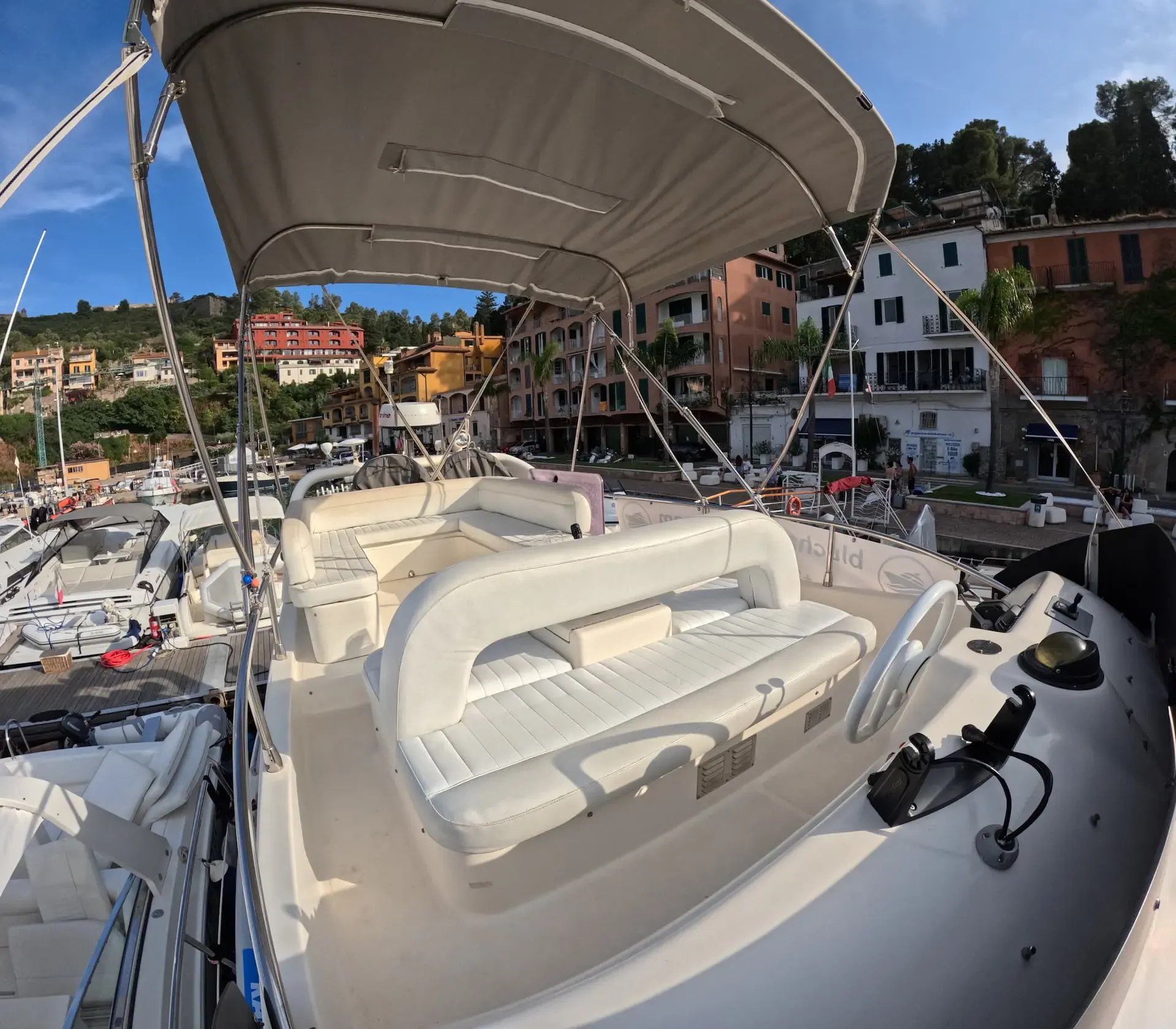 Azimut 40 - Panoramic view